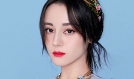 吃瓜爆料迪丽热巴,瓜田里的甜蜜瓜果，揭秘明星背后的故事